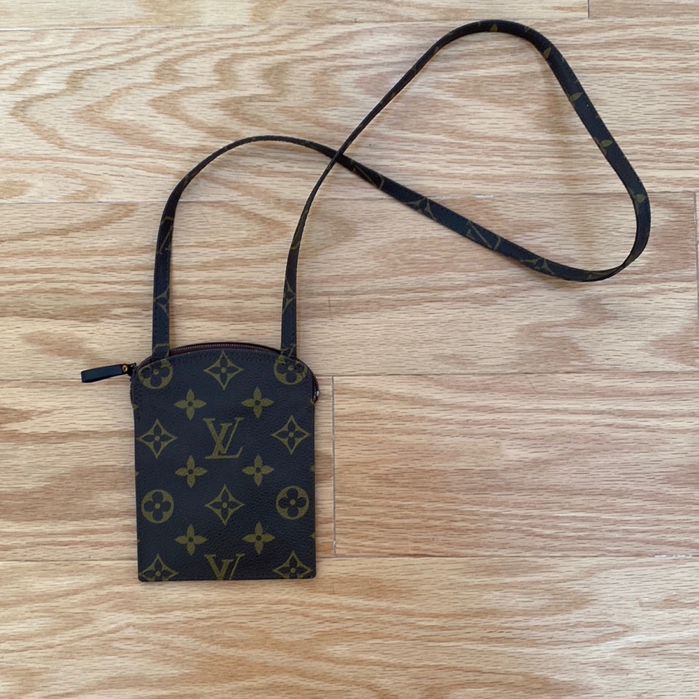 Louis Vuitton Pochette Secret Passport Money Holder with Strap